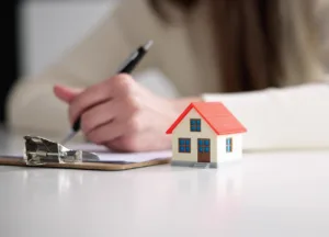 Vous avez peut-être entendu parler des rumeurs qui circulent depuis quelques temps sur le marché immobilier. Eh bien, préparez-vous car elles se confirment Aussi ! La chute tant attendue des prix de l'ancien est Aussi là ! Si vous avez […]